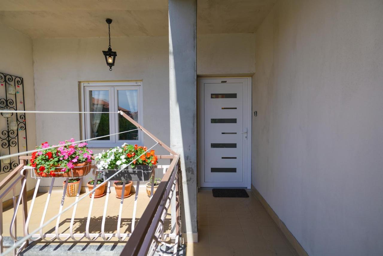 Semesterbostad Jardin With Free Cowered Parking *