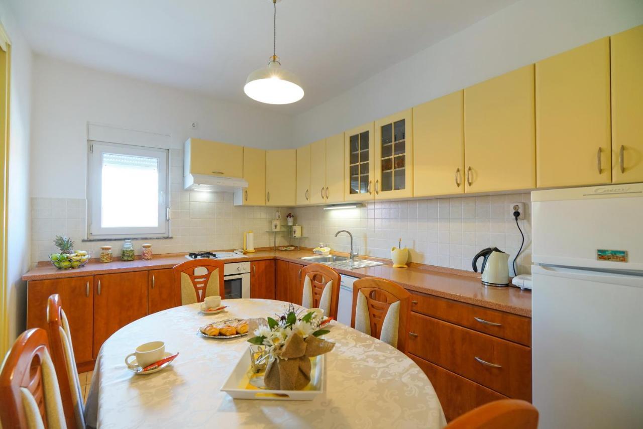 Vakantiehuis Jardin With Free Cowered Parking Zadar