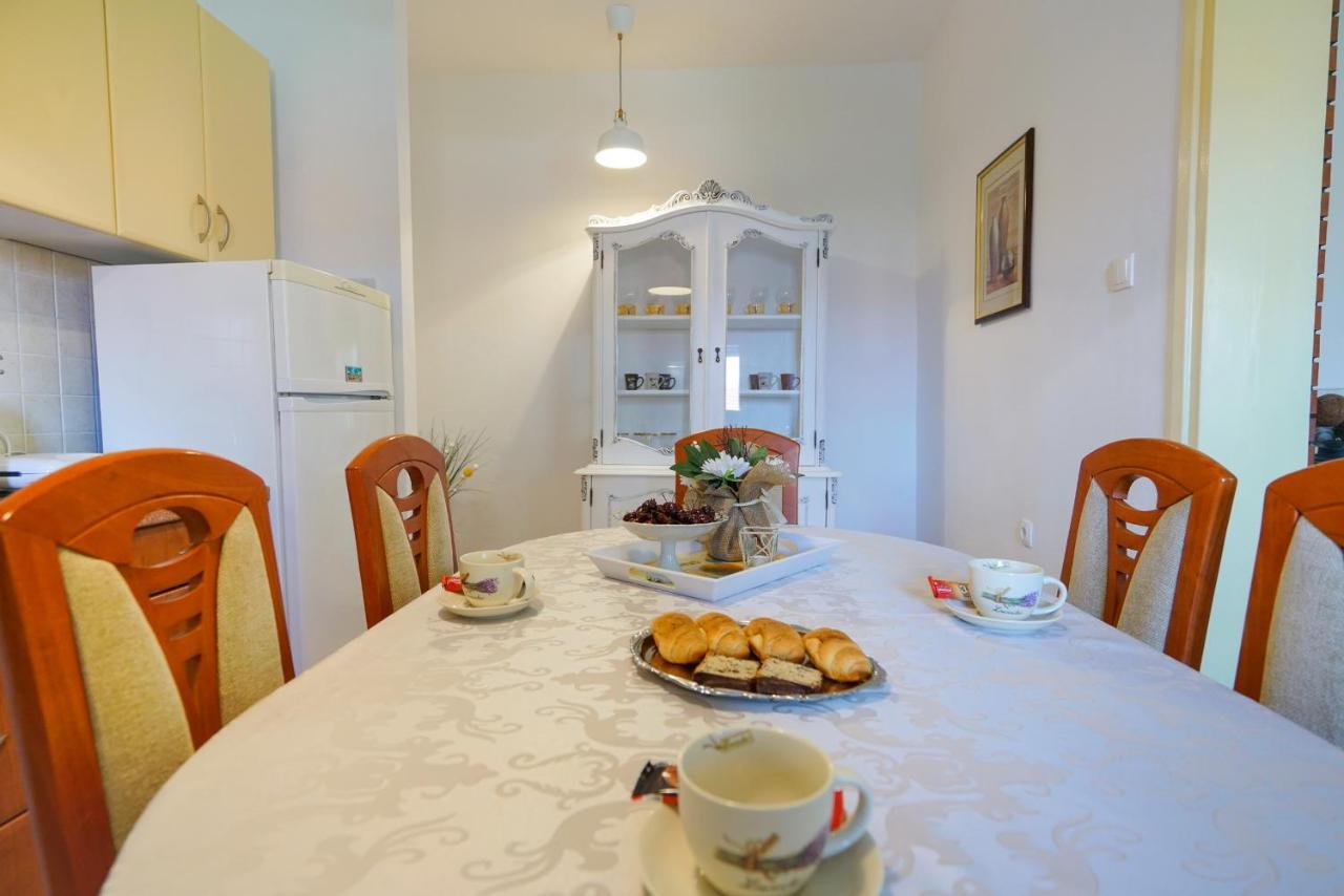 Jardin With Free Cowered Parking Zadar